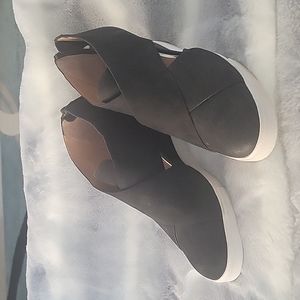 L-Paolo Wedge Shoes, Size 8-1/2 Black suede